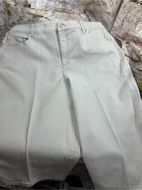 Gloria Vanderbilt SZ 18 W off-white Bermuda shorts 0400